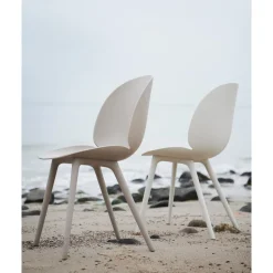 GUBI Beetle Outdoor Spisebordsstol Plastik Beige