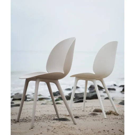 GUBI Beetle Outdoor Spisebordsstol Plastik Beige