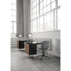 GUBI Bestlite BL2 Bordlampe Grå & Messing