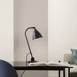 GUBI Bestlite BL2 Bordlampe Krom/Sort