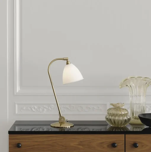 GUBI Bestlite BL2 Bordlampe Messing & Porcelán