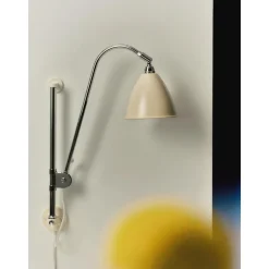 GUBI Bestlite BL5 Váglampe Mat Hvid & Messing