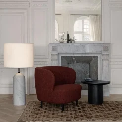 GUBI Gravity Gulvlampe Sort Marmor og Lárred Skárm XL Lav