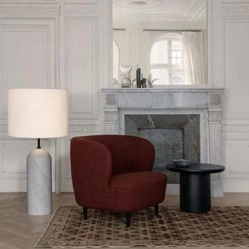 GUBI Gravity Gulvlampe Sort Marmor og Lárred Skárm XL Lav