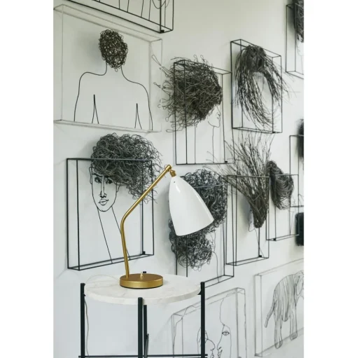 GUBI Grossman Collection Gräshoppa Bordlampe Messing/Blank Alabaster Hvid