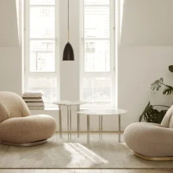 GUBI IOI Sofabord RundtØ50 cm med Krom Base og Hvid Carrara Marmor Top