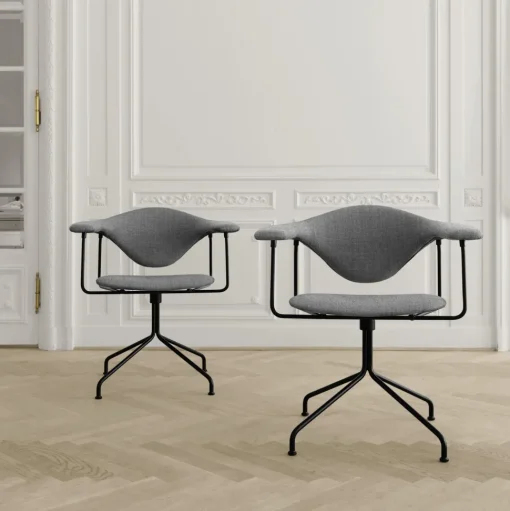 GUBI Masculo Kontorstol Polstret I Eero Special FR 106 Med Base I Sort Semi Mat