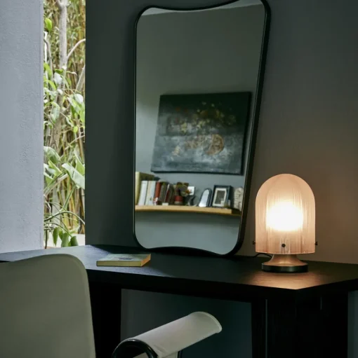 GUBI Seine Bordlampe Bruneret Messing/Koral