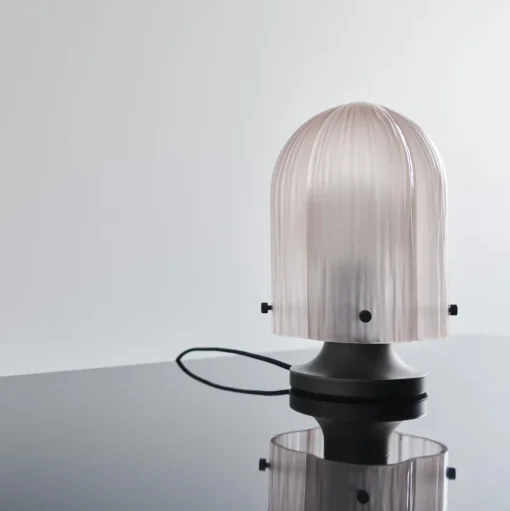 GUBI Seine Bordlampe Bruneret Messing/Koral