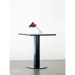 +Halle HEB 03 Counter Height Bord H95xL70 Mørkeblå