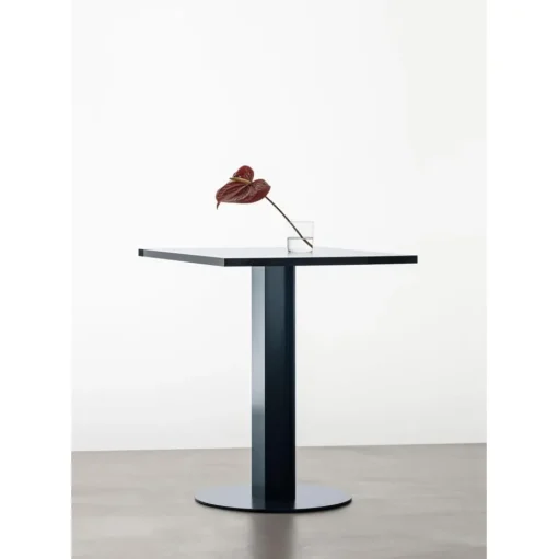 +Halle HEB 03 Counter Height Bord H95xL70 Mørkeblå