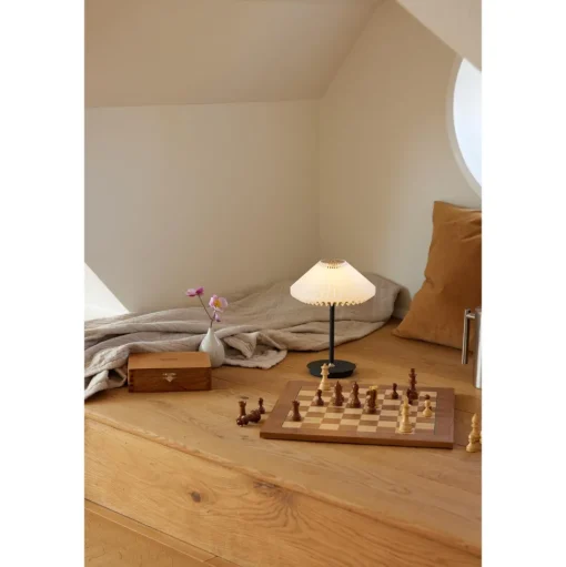 Halo Design Paris BordlampeØ24 Clean White/Sort