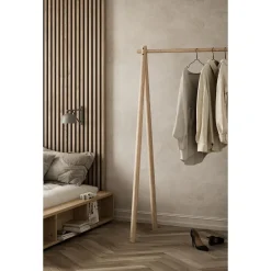 Karup Design Hongi Tøjstativ 75 Klarlakeret Fyrretrá