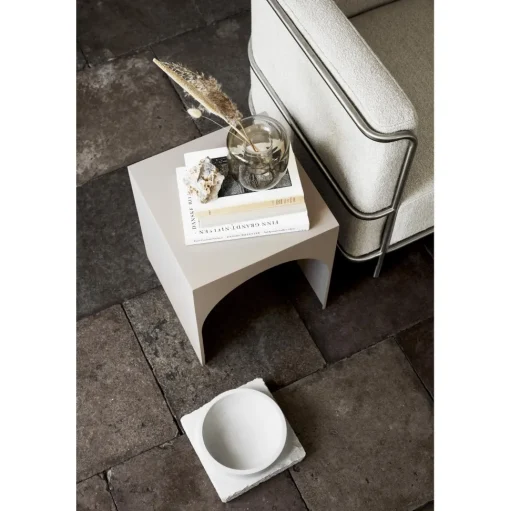 Kristina Dam Studio Arch Bord Lille Beige