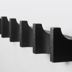 Kristina Dam Studio Column Knagerákke Lang Sort Eg