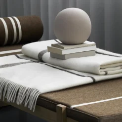 Kristina Dam Studio Globe Skulptur Stor Grey Engobe