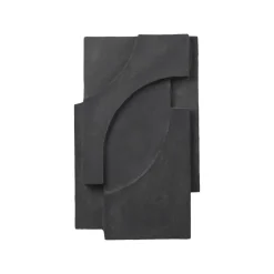 Kristina Dam Studio Serif Relief Vágdekoration Mørkegrå