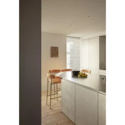 Møbel Copenhagen Font Barstol 65 cm Dunes Cognac Láder/Poleret Stål Stel