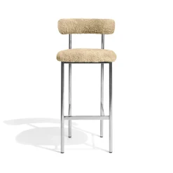 Møbel Copenhagen Font Barstol med Armlán 75 cm Sheepskin Grå/Poleret Stål Stel