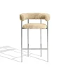 Møbel Copenhagen Font Barstol med Armlán 75 cm Sheepskin Honey/Poleret Stål Stel