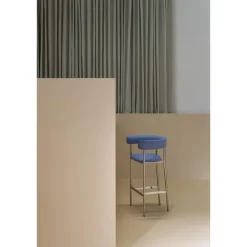 Møbel Copenhagen Font Barstol med Armlán 65 cm Trio 0205/Sort Stel