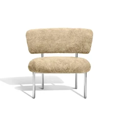 Møbel Copenhagen Font Lánestol Sheepskin Honey/Poleret Stål Stel