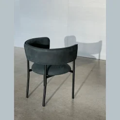 Møbel Copenhagen Font Spisebordsstol med Armlán Beige Boucle Elle 0200/Poleret Stål Stel