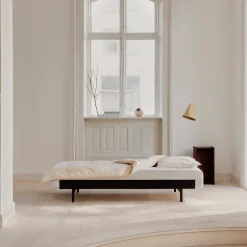 Moebe Bed Sengeramme 90-180 cm Med Høje Ben Sort