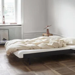 Moebe Bed Sengeramme 90-180 cm Med Høje Ben Sort
