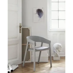 Muuto Cover Spisebordsstol med Armlán Sort