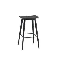 Muuto Fiber Barstol med Trá Base Sort/Sort H76 cm