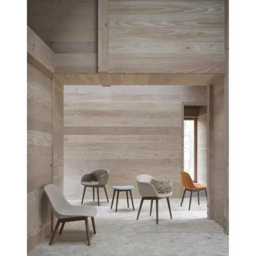Muuto Fiber Lánestol med Trá Base Sort