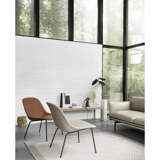 Muuto Fiber Lánestol med Tube Base Ochre/Sort