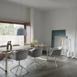 Muuto Fiber Spisebordsstol med Armlán og Swivel Base Ochre/Sort