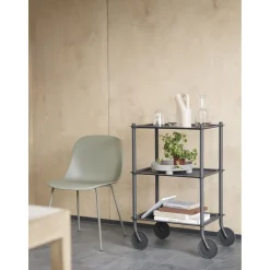 Muuto Fiber Spisebordsstol med Tube Base Láder Polstret Cognac/Sort