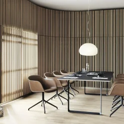 Muuto Fiber Spisebordsstol med Armlán og Swivel Base Grå