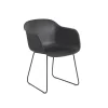 Muuto Fiber Spisebordsstol med Armlán og Sled Base Sort