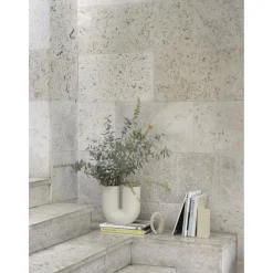 Muuto Kink Vase H26 Sand
