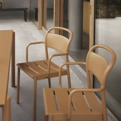 Muuto Linear Steel Spisebordsstol med Armlán Brándt Orange