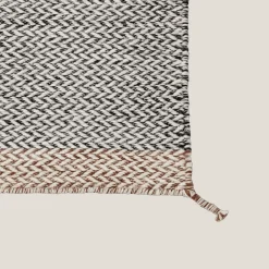 Muuto Ply Gulvtáppe 300 x 200 cm Sort/Hvid