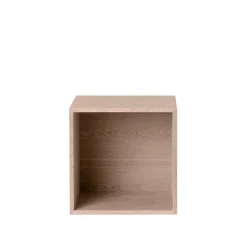 Muuto Stacked Hyldesystem Med Bagplade Medium Eg