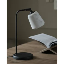 NEW WORKS Material Bordlampe Mørkegrå Beton