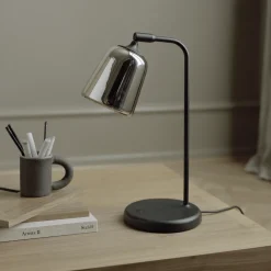 NEW WORKS Material Bordlampe Mørkegrå Beton