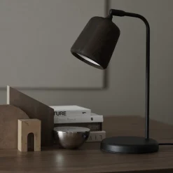 NEW WORKS Material Bordlampe Lysegrå Beton