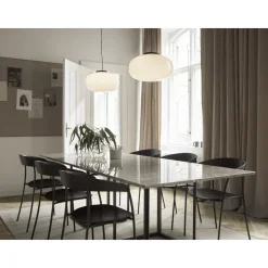 New Works Missing Spisebordsstol med Armlán Sort Asketrá