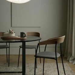 New Works Missing Spisebordsstol med Armlán Valnød/Barnum Sand