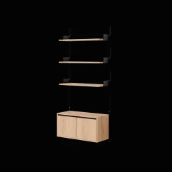 New Works Wall Shelf 1900 Reol Med Døre Lav Eg/Sort