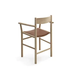 Nikari Linea Collection Akademia Spisebordsstol med Armlán Lys Lakeret Egetrá/Elmosoft 33004 Láder