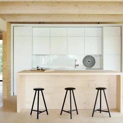 Nikari Linea Collection Perch Barstol Sortbejdset Egetrá