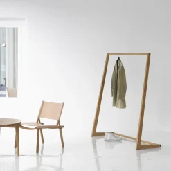 Nikari Skandinavia Collection Tøjstativ Olieret Asketrá